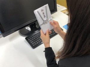 【葬儀】会社・取引先への連絡と対応。家族葬のビジネスマナー　～遺族編～